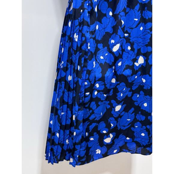 Banana Republic Women’s Wrap Blue White Floral Short Sleeve Dress Size Medium - Picture 3 of 7